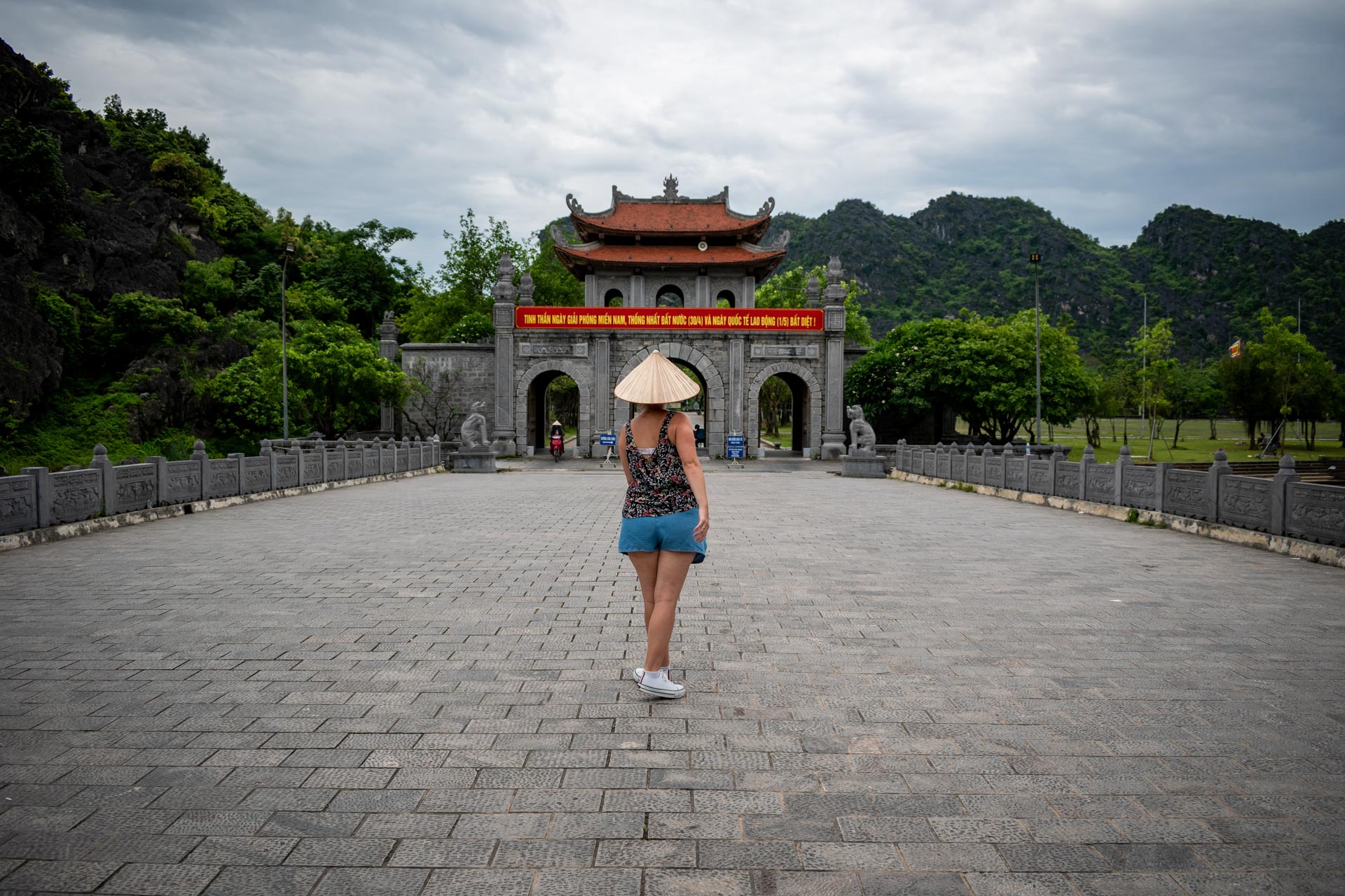 /fm/Files//Pictures/Ido Uploads/Asia/Vietnam/Ninh Binh/Ninh Binh - Hoa Lu Gate - SS-.jpg